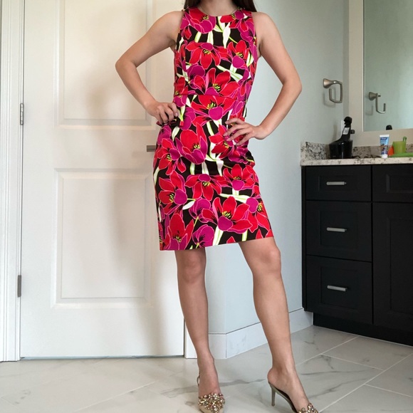 kate spade Dresses & Skirts - Kate spade fitted floral print dress